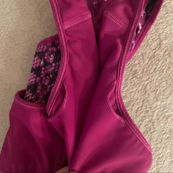 Under Armour Sports Bra - Picture 7 of 7